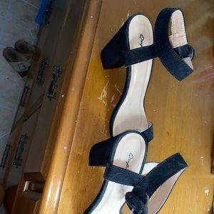 Size 7 black heel
